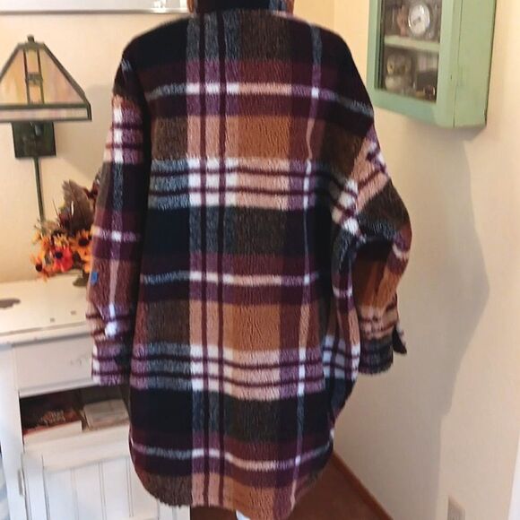 NWT American Eagle Outfitters  Sherpa Plaid Jacket/Shirt - Picture 7 of 15